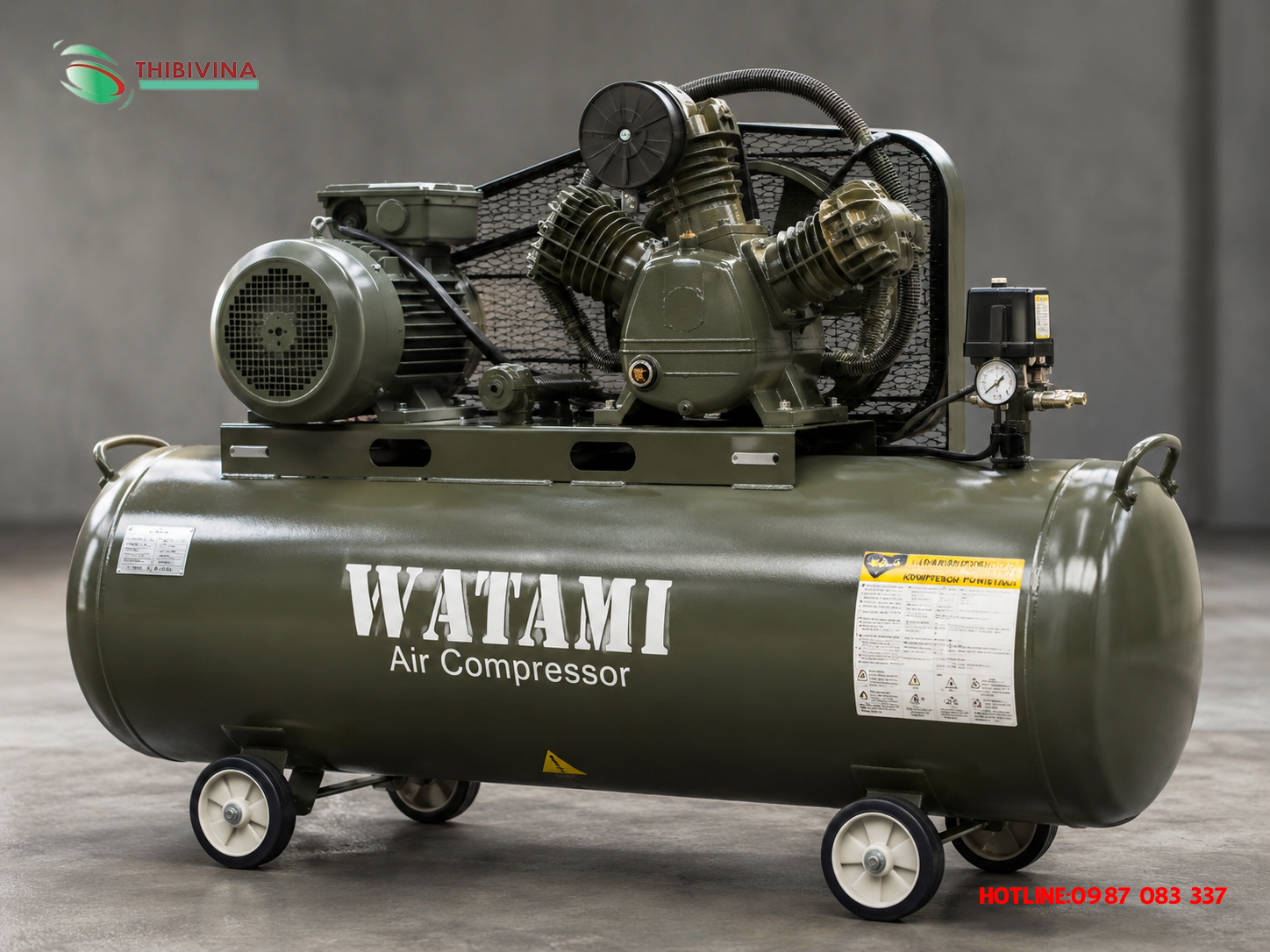 Máy nén khí WATAMI 120L đặt trong garage ô tô, phù hợp cho xưởng sửa chữa