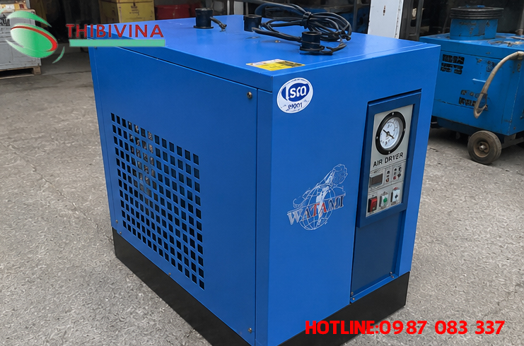 Máy sấy khí WATAMI IW-1HS lắp đặt cho garage ô tô, giúp làm khô khí nén và bảo vệ thiết bị