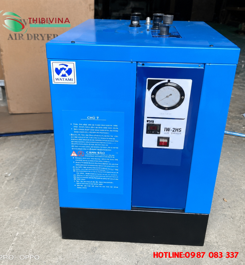 Máy sấy khí WATAMI IW-2HS mặt trước với đồng hồ áp suất và bảng điều khiển