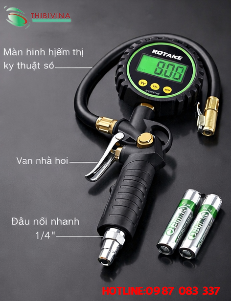 Cận cảnh đồng hồ đo áp suất kỹ thuật số của súng bơm lốp ROTAKE TG-20
