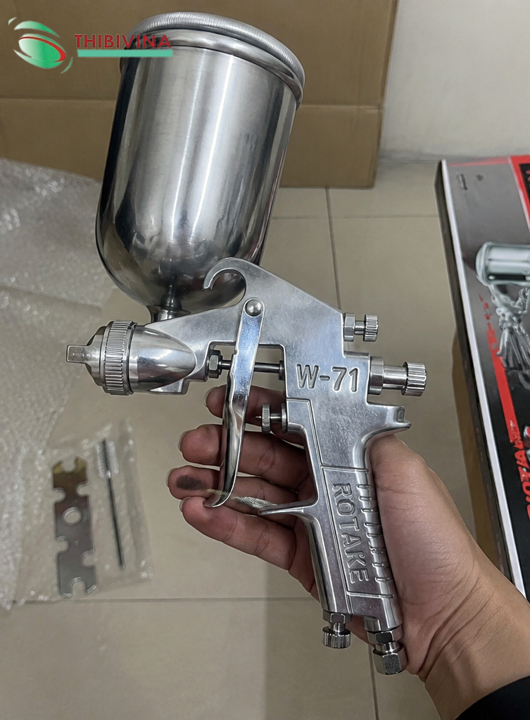 Vòi phun 1.3mm giúp lớp sơn phủ mịn, ổn định và tiết kiệm thời gian thi công.